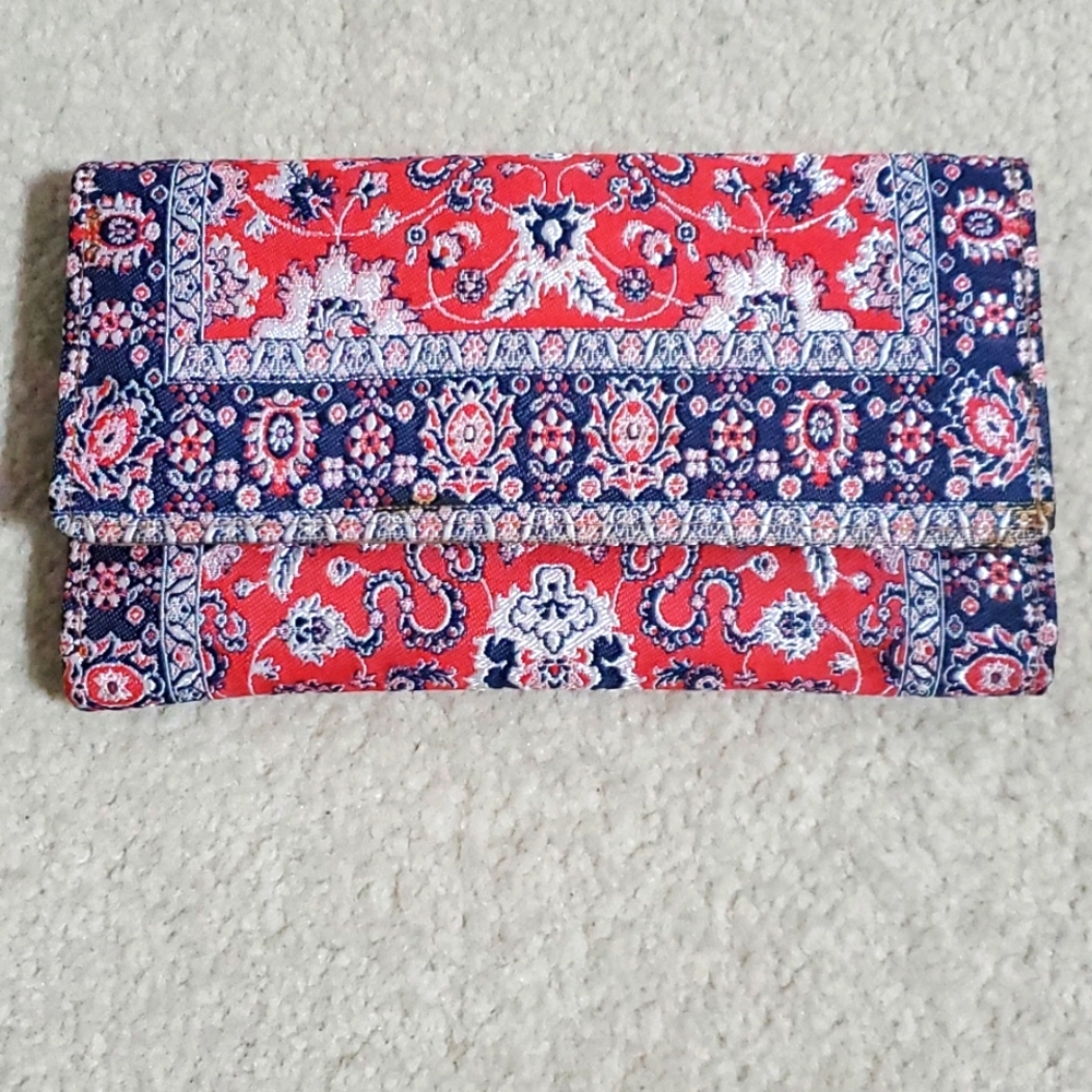 Basic Wallet made in Dubai